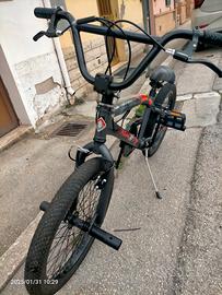 bicicletta BMX
