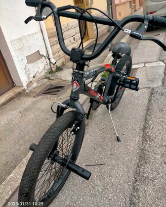 bicicletta BMX