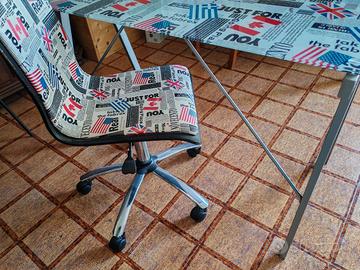 scrivania in vetro + sedia da cameretta coordinata