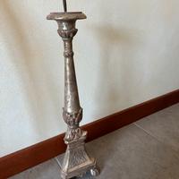 Candelabro antico in legno e foglia argento