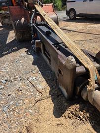 Martello demolitore escavatore Montabert BRH501