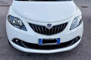 Lancia Ypsilon 1.0 Hybrid -2023-