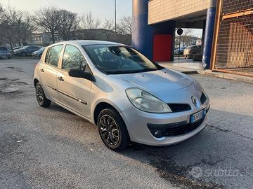 renault clio neopatentati 122.000 km 