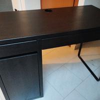 Scrivania nera Ikea MICKE