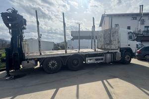 Volvo 460 2013 con pinza e carrellone motrice e ri