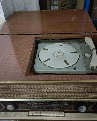 Radio con giradischi 