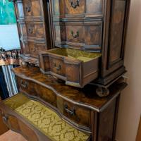 Cassettiera e comodini vintage in legno massello 