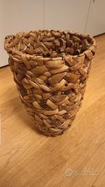 vaso in foglie di banano