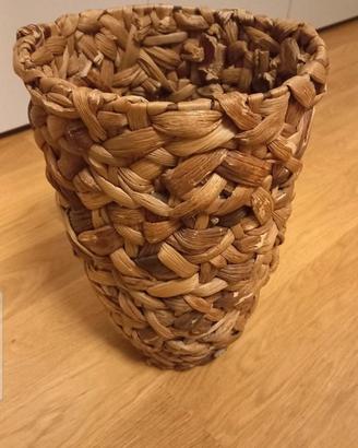 vaso in foglie di banano