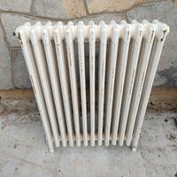 termosifone ghisa con piedini
