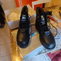 scarpe da montagna n.42