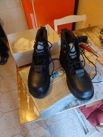scarpe da montagna n.42