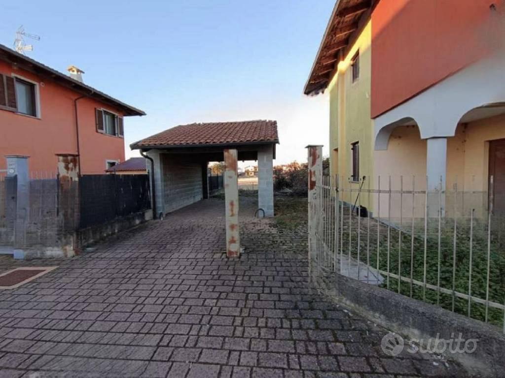 Casa – Stroppiana - Vista 3