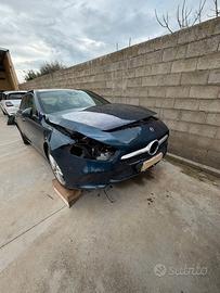 A 200 d Sport TETTO PELLE 8G MBUX INCIDENTATA