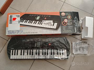 pianola Casio SA-77