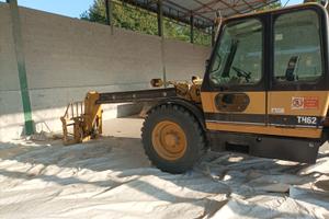 Pala meccanica CAT TH 62