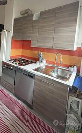 Cucina doppia parete frontale