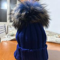 Cappello di lana con pon pon