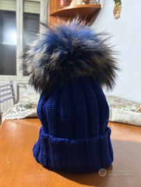 Cappello di lana con pon pon