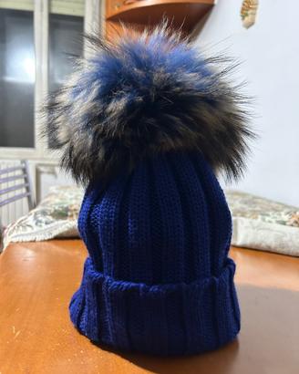 Cappello di lana con pon pon