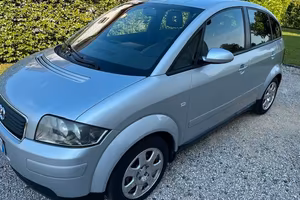 Audi A2 1.4 TDI 75 CV (Euro 4)  colore argento