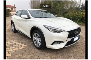 Infiniti q30