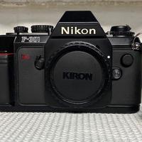 NIKON F301 CON ACCESSORI