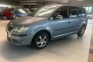 VOLKSWAGEN Touran 2.0 Conceptline Ecofuel 7 POSTI