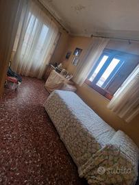 Casa indipendente su due elevazioni