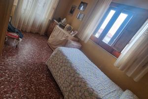 Casa indipendente su due elevazioni