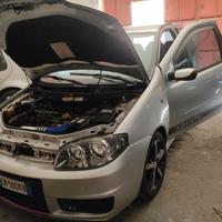 auto elaborata  con motore alfa 