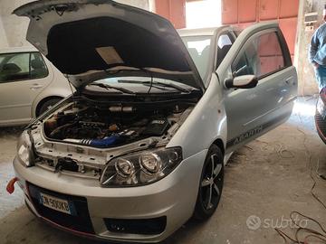 auto elaborata  con motore alfa 