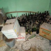 Bottiglie e bottiglioni vuoti