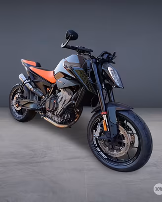 KTM 890 Duke