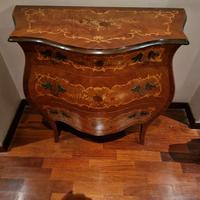 Maggiolino comoncino bombato intarsiato Luigi XV