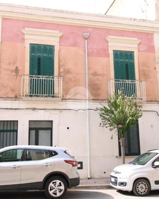 3 LOCALI A ERICE