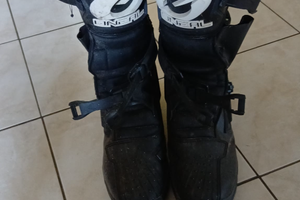 Tuta motocross usate 3 volte come nuova