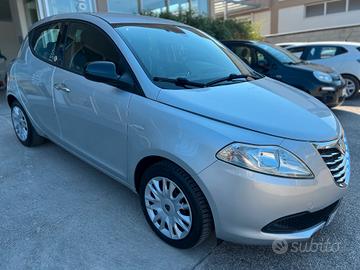 Lancia Ypsilon 1.2 8v Silver ecochic Gpl 69cv PDC/