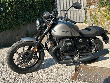 Moto Guzzi V7 STONE 05/2025 1.800km