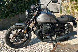 Moto Guzzi V7 STONE 05/2025 1.800km