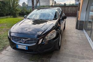 volvo v60 d3 geartronic momentum  302.000 km