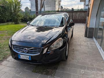 volvo v60 d3 geartronic momentum  302.000 km