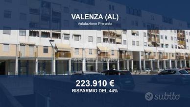 Immobile in asta di 1342 m² a Valenza