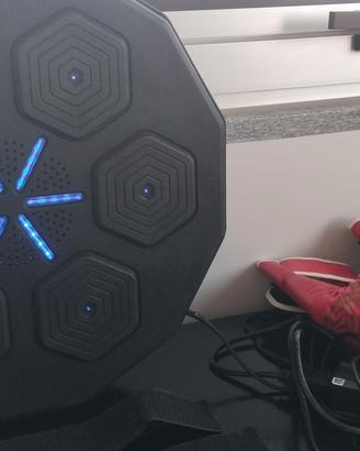 Macchina da boxe elettronica da muro, guanti e USB