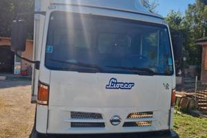 Camion nissan atelon tk35 - patente b