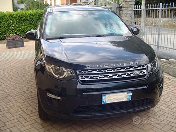 Land Rover Discovery Sport 2.0D 150Cv nera.