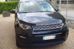 Land Rover Discovery Sport 2.0D 150Cv nera.