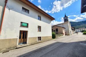 Casa in linea con due appartamenti e giardino! ...