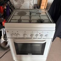 Cucina DeLonghi con Forno