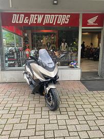 Honda Forza 750